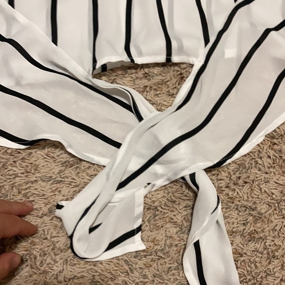 Alice blue white & black striped blouse w/ key hole tie on front sz S EUC - Picture 3 of 3